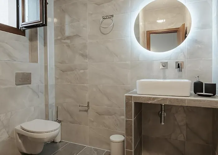 Callisto Private Pool Villa, * 佩科霍里