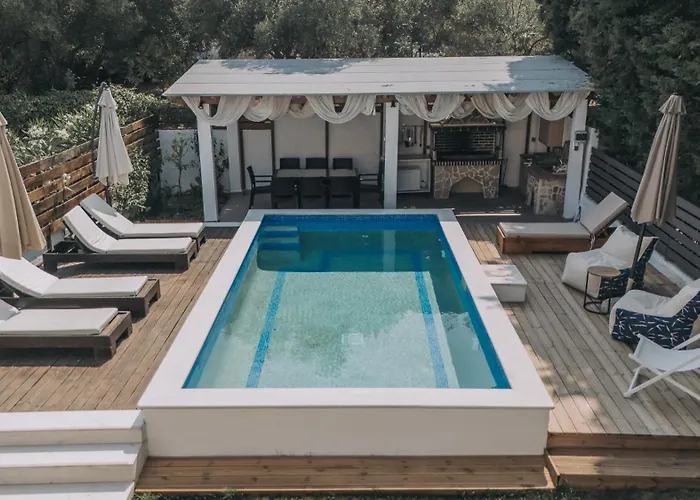 Callisto Private Pool Villa, 佩科霍里