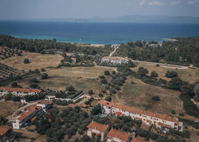 Callisto Private Pool Villa, * 佩科霍里