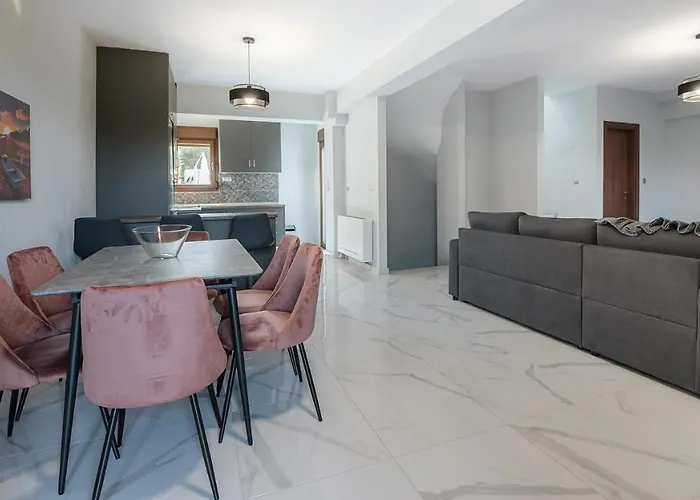 Callisto Private Pool Villa, פפקוהורי