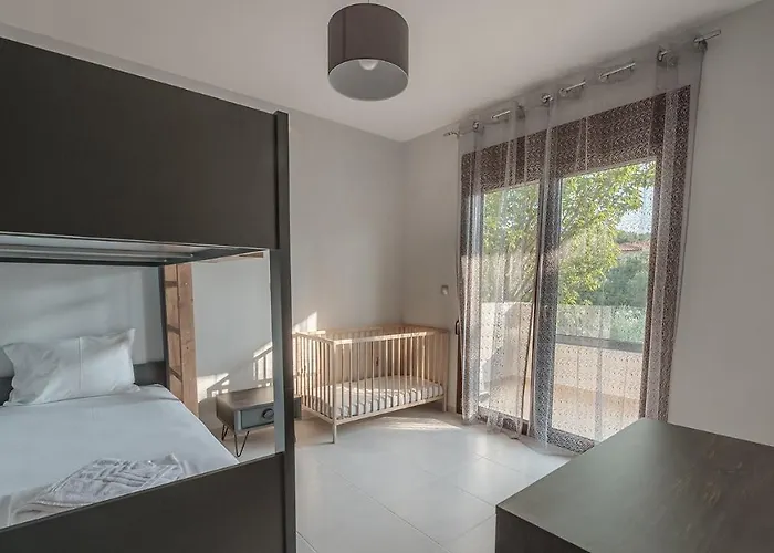 Callisto Private Pool Villa, וילה