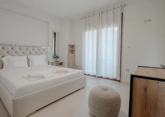 Callisto Private Pool Villa, וילה *