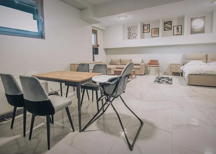 Callisto Private Pool Villa, וילה