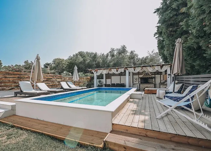 Callisto Private Pool Villa, וילה פפקוהורי