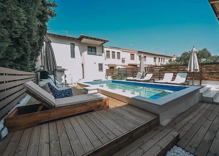 Callisto Private Pool Villa, וילה *